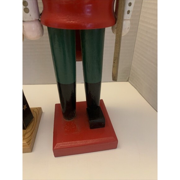 Christmas Ornament Nutcracker Set Of 3 damage parts only - Picture 10 of 16